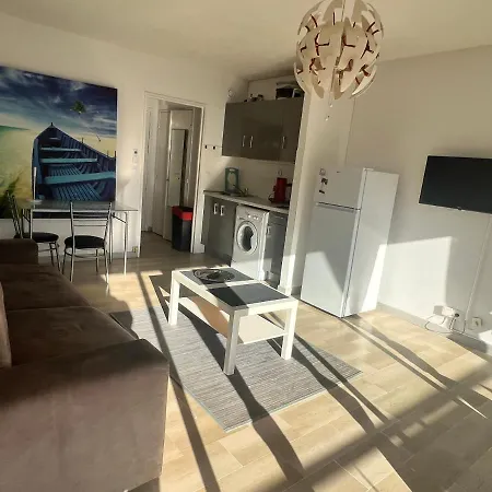 Studio Avec Piscine 100m Plages